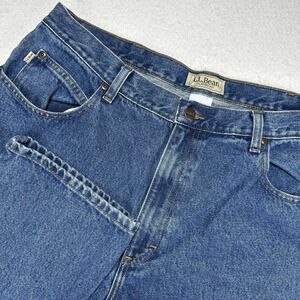 L L Bean Classic Fit Jeans Mens 40x30 Blue Denim Straight Leg Cotton